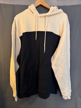 Boohoo Mens Two-Tone Hooded Sweater in Cream and Black